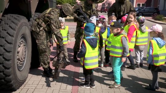 Pokaz sprzętu wojskowego w Słubicach z okazji Narodowego Dnia Zwycięstwa