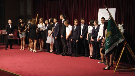Pożegnanie klas III w gimnazjum nr 1 