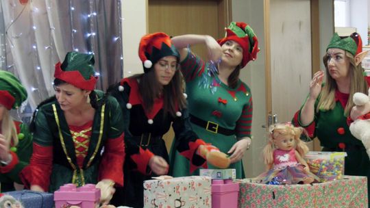 Rodzice przedszkolaków z Misia Uszatka wystawili świąteczną bajkę z morałem