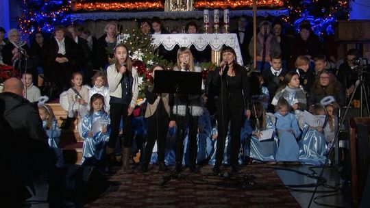 RODZINNE KOLĘDOWANIE W "STARYM KOŚCIELE"