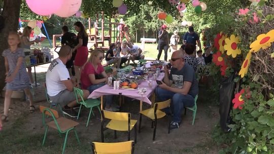 Rodzinne piknikowanie w Przedszkolu Jarzębinka