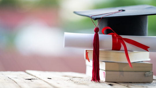 Rozwijaj karierę dzięki studiom pierwszego stopnia Rozwijaj karierę dzięki studiom pierwszego stopnia