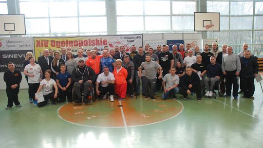 SEBASTIAN ŚWITOŃSKI NAJLEPSZYM JUNIOREM NA ZAWODACH W ŻYWCU