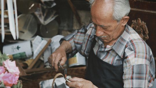 Seniorzy toną w długach. Zaległości idą w grube miliardy złotych Seniorzy toną w długach. Zaległości idą w grube miliardy złotych