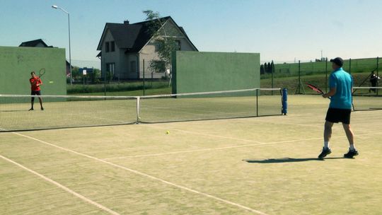 Sezon tenisa ziemnego w Górzycy otwarty.