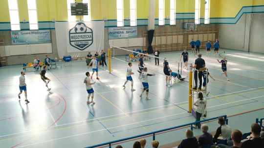 Siatkarskie starcie As Słubice vs Orzeł Międzyrzecz w hali MOSiW