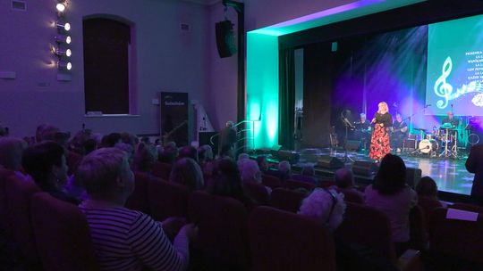 „Śpiewające dzieci po 40-stce” koncert w Sulechowie „Śpiewające dzieci po 40-stce” koncert w Sulechowie