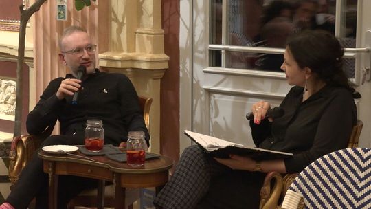 Spotkanie autorskie z Markiem Krukowskim w zatońskiej oranżerii