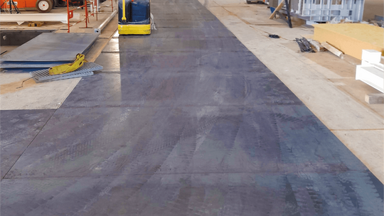 Stalowe płyty drogowe - skuteczne rozwiązanie na wymagający teren