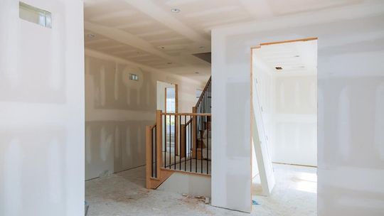 Stan deweloperski vs. ?pod klucz? ? kalkulacja kosztów wykończenia