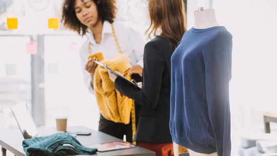 Studia modowe - czy warto, zalety i wyzwania na drodze do kariery w branży mody