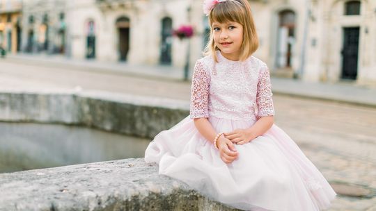 Sukienka tiulowa na specjalne okazje - jaką wybrać?