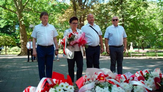 Święto Wojska Polskiego - uroczystość pod pomnikiem w Świebodzinie