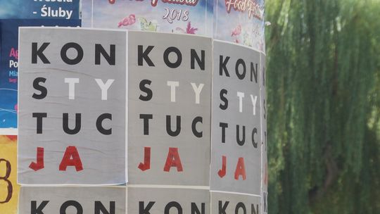 SYMBOL WALKI O PRZESTRZEGANIE KONSTYTUCJI ZAGOŚCIŁ RÓWNIEŻ W SŁUBICACH
