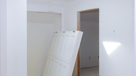 Tynki gipsowe wewnętrzne: Gładkie ściany i zdrowy mikroklimat w Twoim domu Tynki gipsowe wewnętrzne: Gładkie ściany i zdrowy mikroklimat w Twoim domu