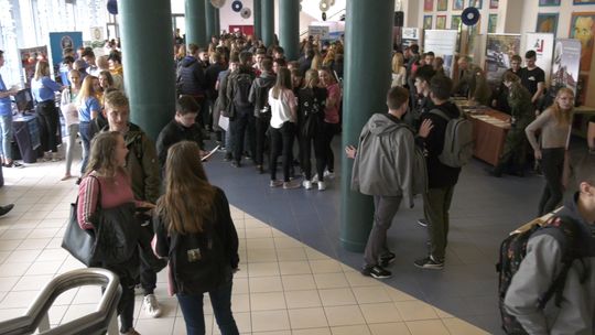 Uczniowie zapoznali się z ofertą szkół ponadgimnazjalnych z całego powiatu