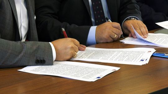 Umowa z wykonawcą na drogę powiatową Nowe Biskupice Rzepin podpisana 