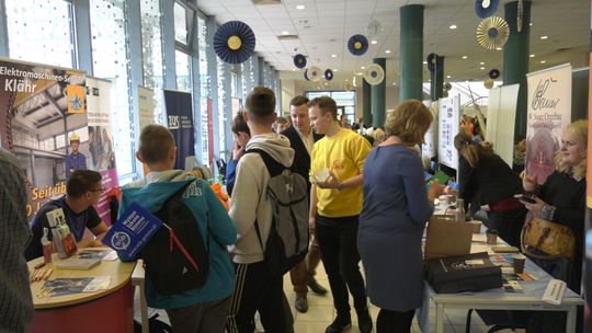 W Collegium Polonicum odbyły się dziesiąte Targi Pracy i Edukacji.