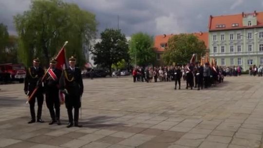 W HOŁDZIE POLEGŁYM ŻOŁNIERZOM