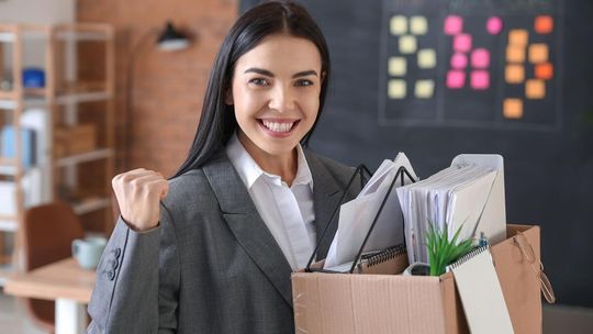 W Polsce lepiej leniuchować, niż pracować? Zasiłki są całkiem spore