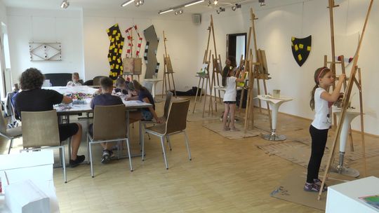 WAKACJE Z GALERIĄ OKNO-PRACOWNIA OTWARTA