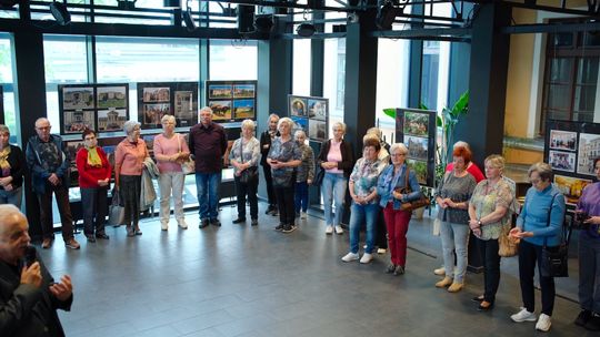 Wernisaż wystawy UTW Sekcji Turystycznej w Świebodzinie