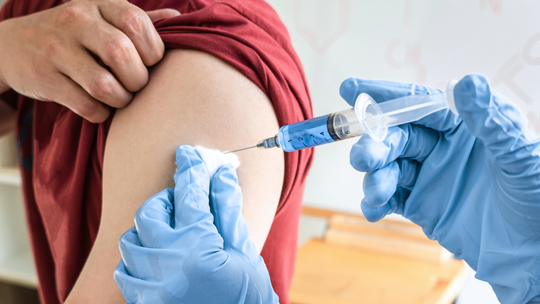 Więcej darmowych szczepień w aptekach. Sprawdź jakich