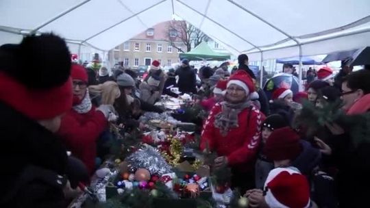 Wigilia Miejska z Grupą Pomagamy Wigilia Miejska z Grupą Pomagamy