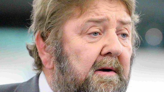 Wybory 2025. Prawie 40 komitetów w PKW. Pierwsi kandydaci na prezydenta już się wycofują