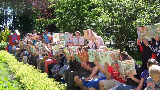 ZAKOŃCZENIE SZKOŁY Z WIELKIM AKCENTEM ZAKOŃCZENIE SZKOŁY Z WIELKIM AKCENTEM