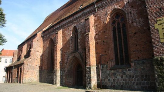 Zatrzymani za kradzież rynien z kościoła Zatrzymani za kradzież rynien z kościoła