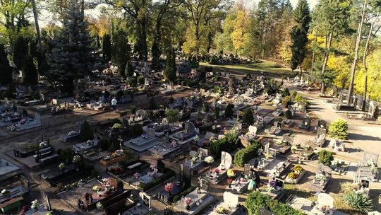 Zbliża się Wszystkich Świętych i Dzień Zaduszny Zbliża się Wszystkich Świętych i Dzień Zaduszny