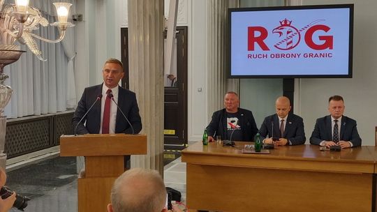 „Źle zaczął i źle kończy”. Ostre komentarze po ułaskawieniu Bąkiewicza