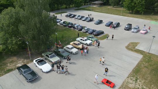 Zlot samochodowy w Ochli