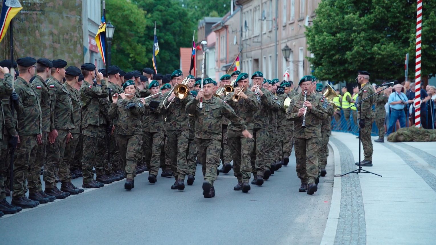 30-lecie 17 Wielkopolskiej Brygady Zmechanizowanej w Międzyrzeczu - uroczysty capstrzyk