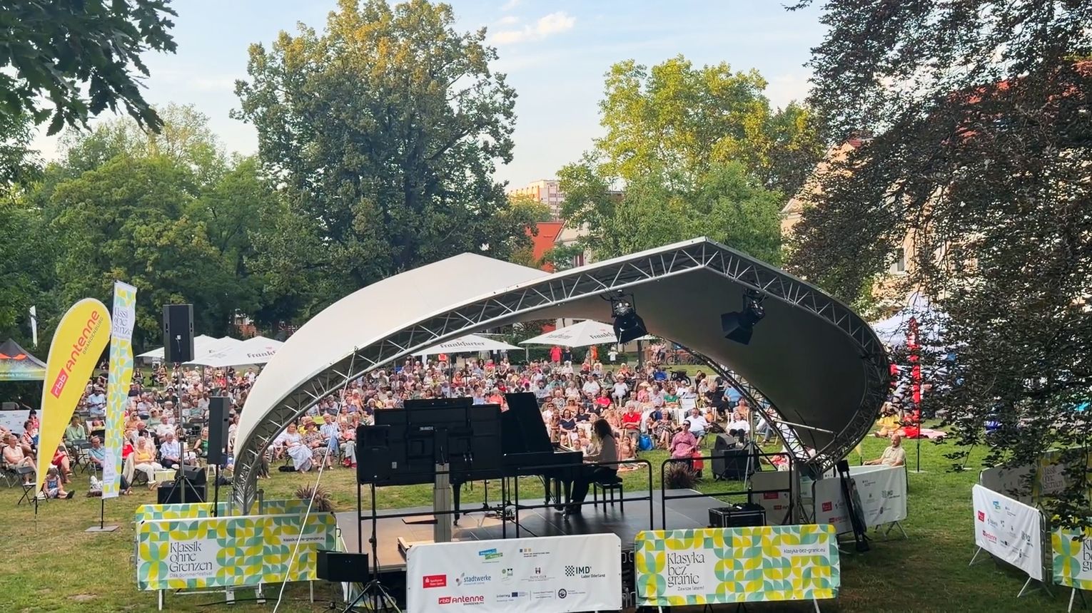 Fortepianowy wieczór w wykonaniu Macieja Smoląga w ramach Klasyki bez Granic