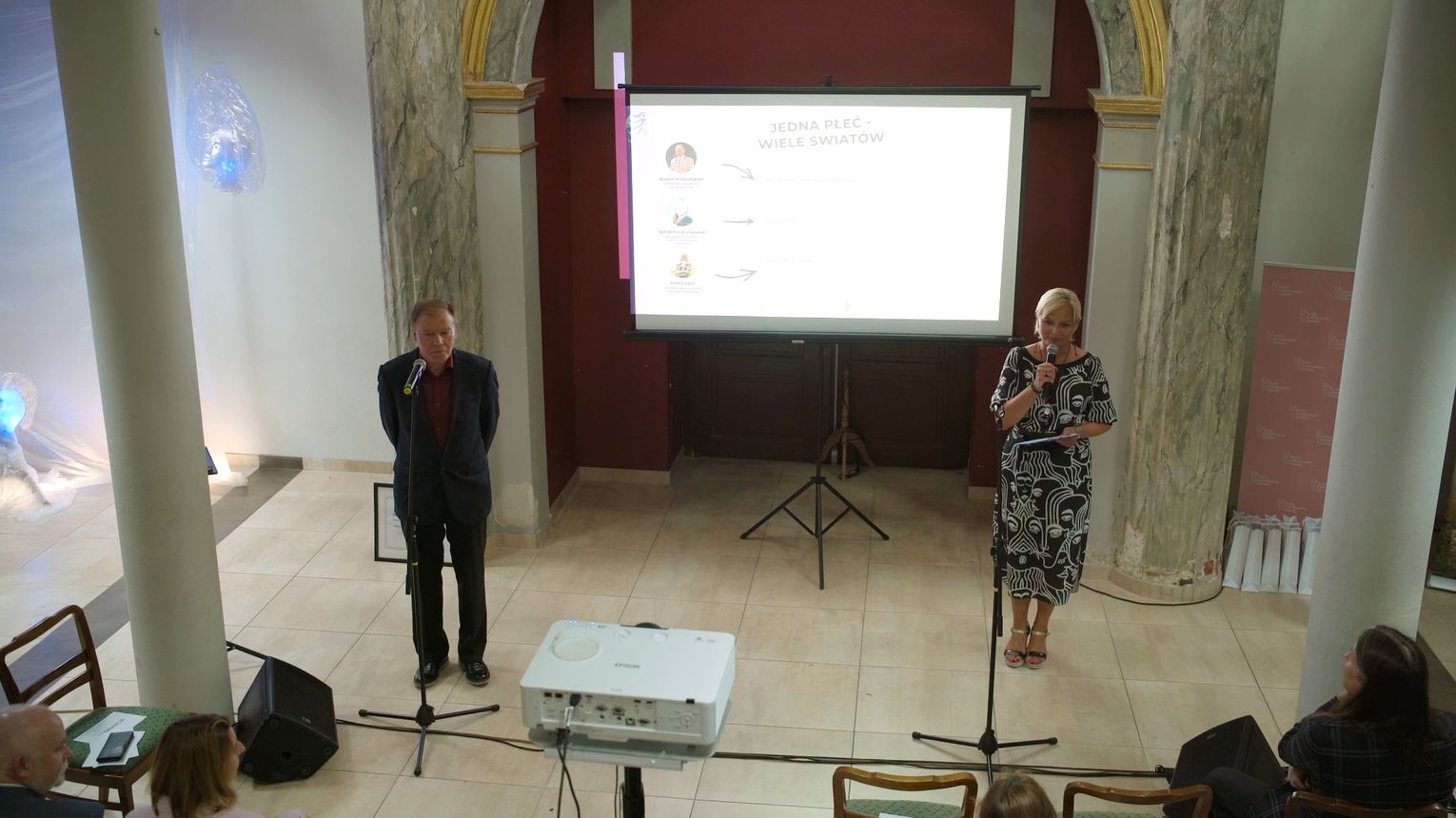 "Jedna Płeć – Wiele Światów: Międzyrzecka Synagoga jako Przestrzeń Dialogu o Roli Kobiet"