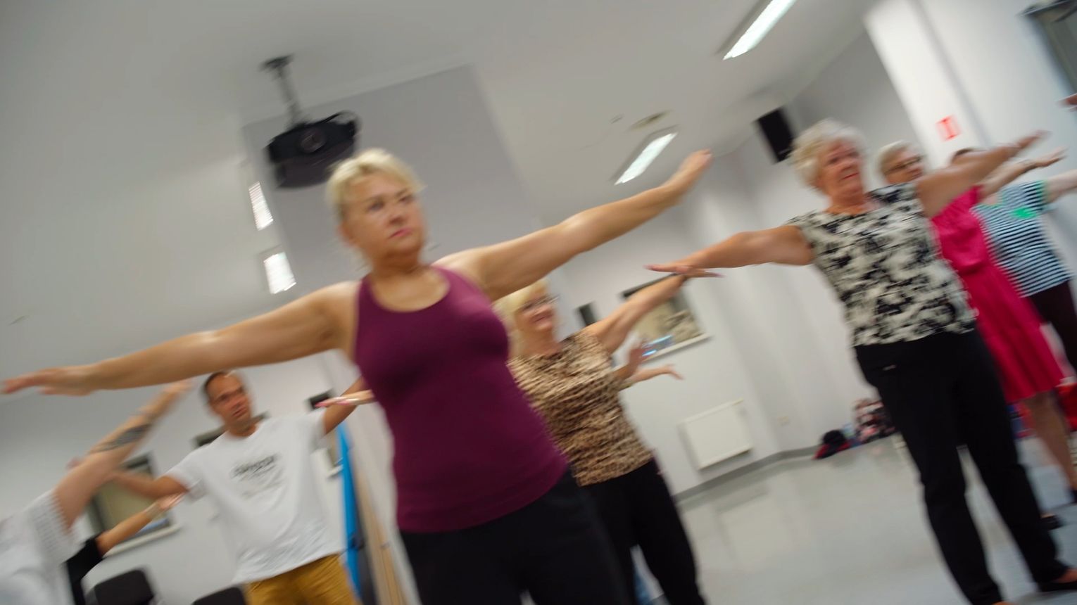 Joga i taniec dla seniorów w MOK