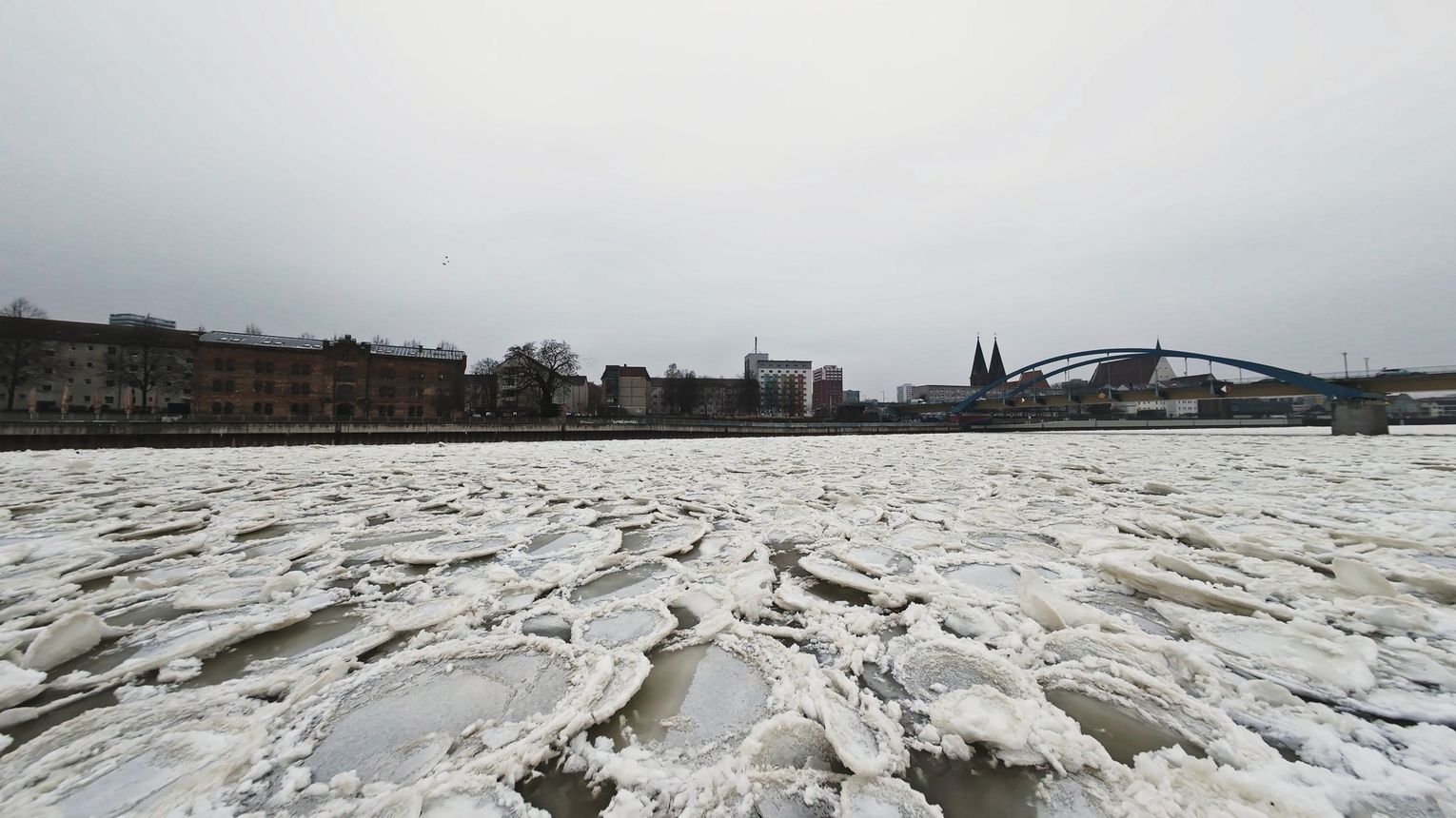 Odra skuta lodem - impresję słowno-muzyczno-filmowa