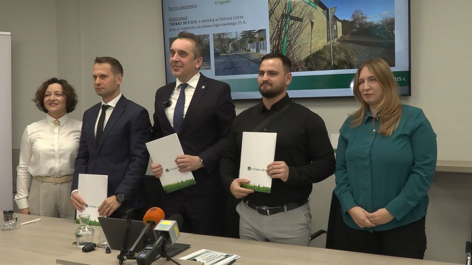 Ofensywa drogowa na ul. Waryńskiego i Bocznej na Łężycy - konferencja prasowa