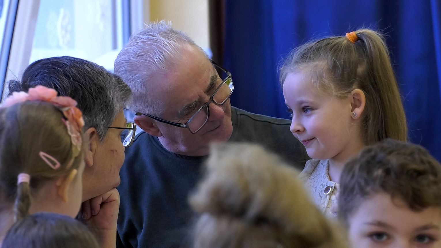 Przedszkolaki z Jarzębinki wzruszyły babcie i dziadków