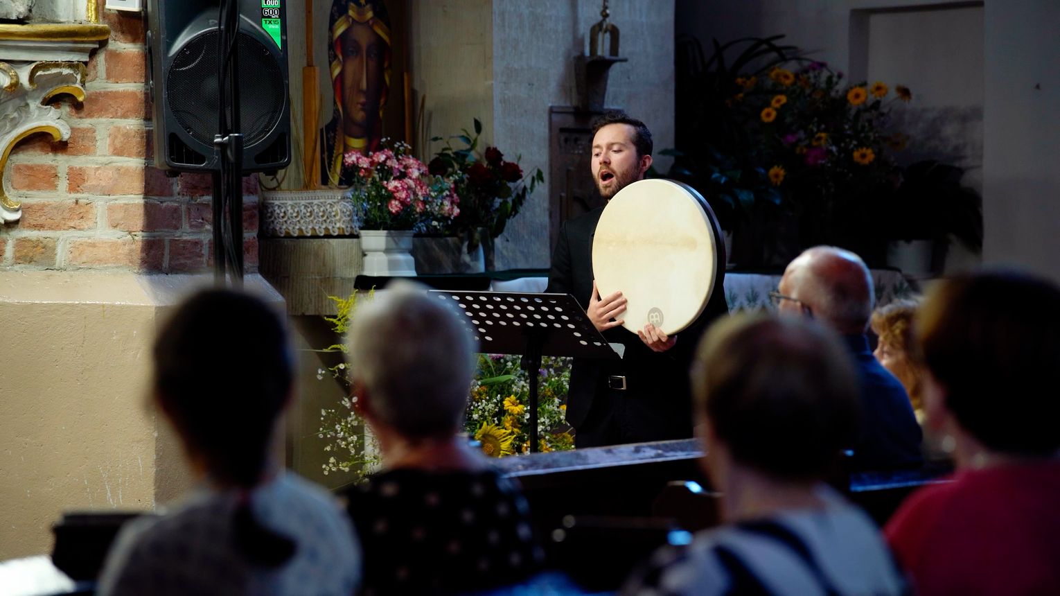 Średniowieczne pieśni zabrzmiały w Międzyrzeczu. „Muzyka w Raju” ponownie zachwyciła publiczność.