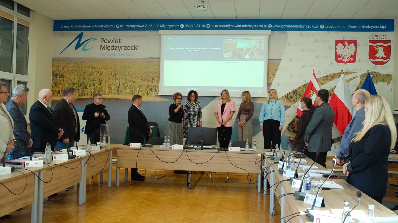 Stypendia dla uczniów i awanse zawodowe nauczycieli w powiecie międzyrzeckim
