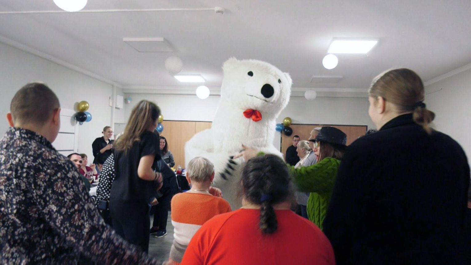 W Drzeńsku świętowano andrzejki z miśkiem, tańcami i wróżbami