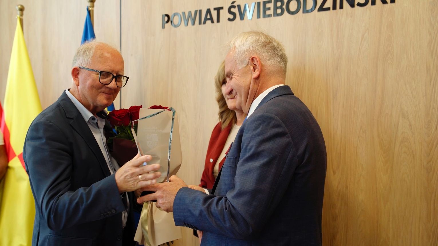 XXIII sesja Rady Powiatu Świebodzińskiego. Wyróżnienia, podziękowania i ważne uchwały