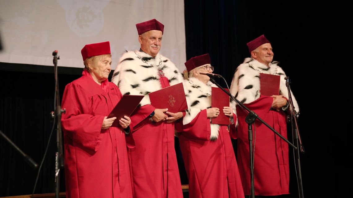 27. inauguracja roku akademickiego Uniwersytetu Trzeciego Wieku w Świebodzinie 27. inauguracja roku akademickiego Uniwersytetu Trzeciego Wieku w Świebodzinie
