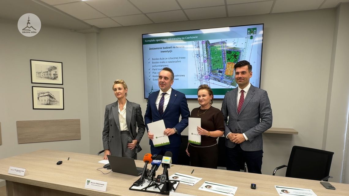 Budowa kompleksu sportowo-rekreacyjnego na Czarkowie. Budowa kompleksu sportowo-rekreacyjnego na Czarkowie.