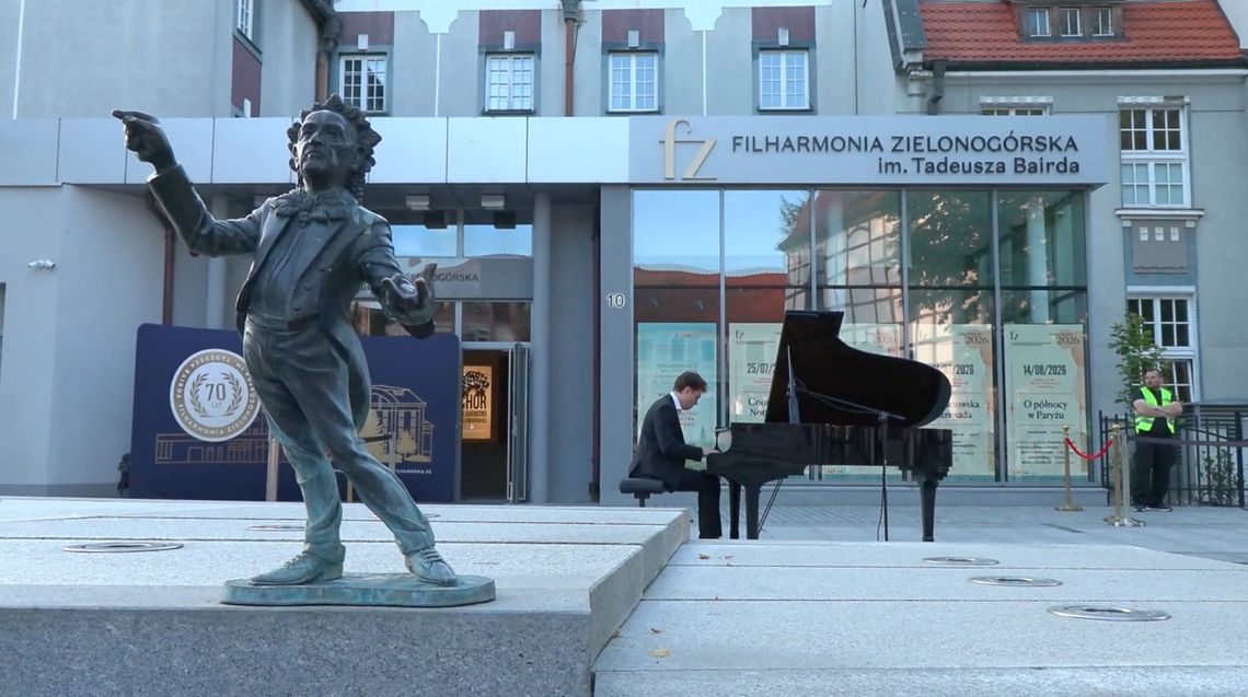 Chopin pod gołym niebem. Ruszyły koncerty promenadowe