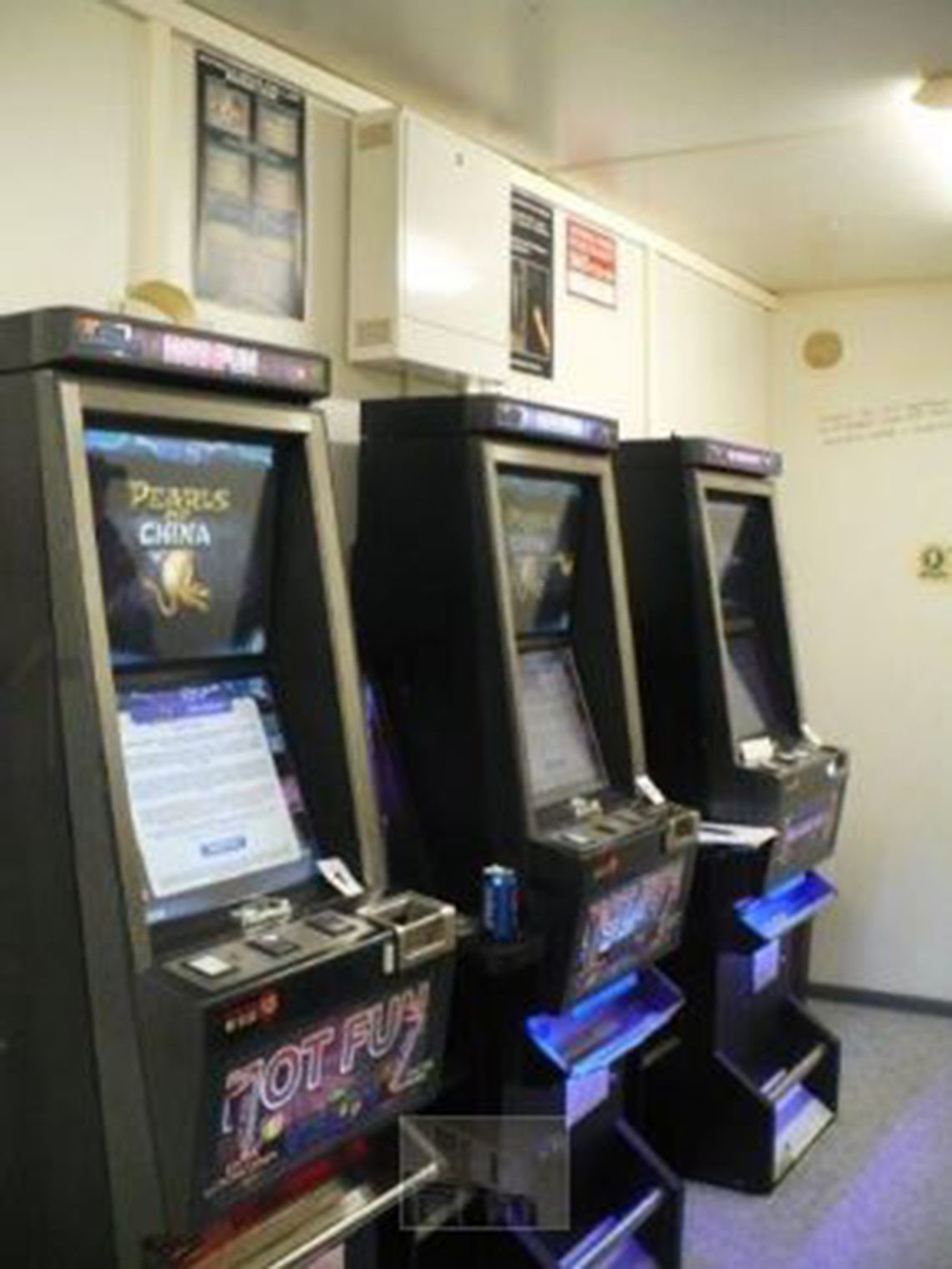 DZIAŁANIA ANTYHAZARDOWE I 18 NIELEGALNYCH AUTOMATÓW DO GIER