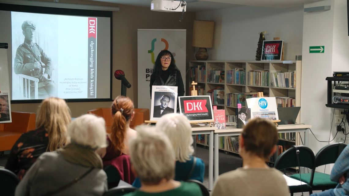 Głos, który łączy pokolenia – spotkanie poświęcone Mieczysławowi Foggowi w międzyrzeckiej bibliotece